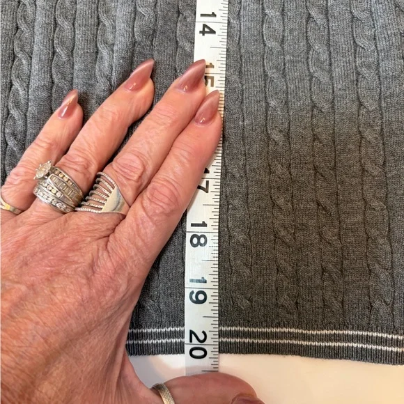 #347 H&M Dark Gray Cable Knit Cardigan. Excellent Condition. Size M - Picture 10 of 10